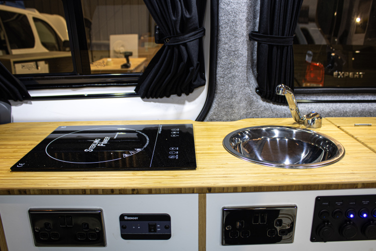 One Five Two Vehicle Conversions Ltd conversion example 6